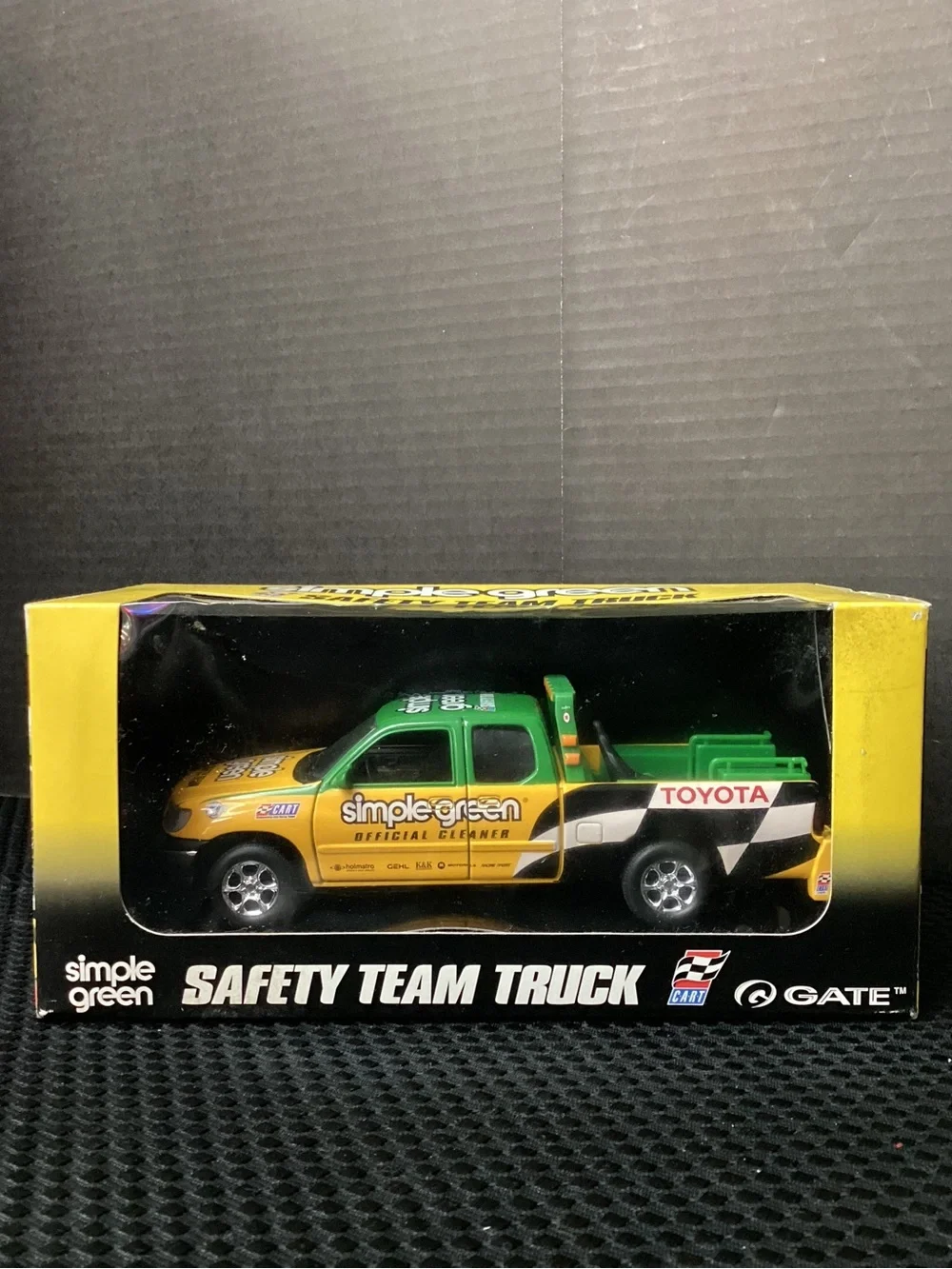 Simple Green Toyota Safety Team Truck 1:32 - Green & Yellow Pickup
